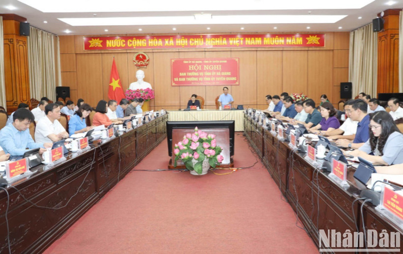 Toàn cảnh hội nghị.