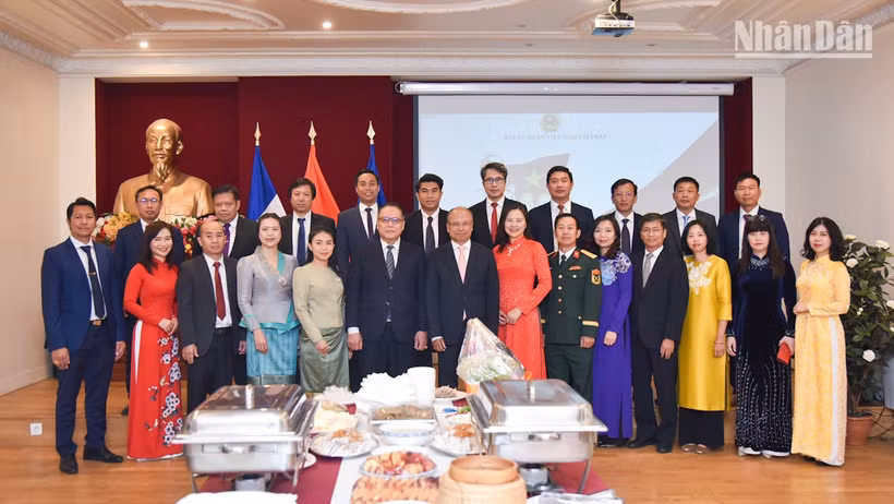 Việt Nam và Lào đều kỷ niệm nhiều ngày lễ lớn của dân tộc năm nay. (Ảnh: MINH DUY)