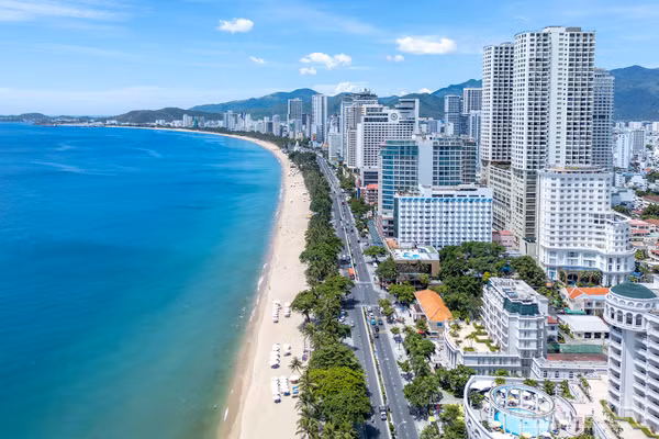 Theo báo cáo mới công bố của Viện Kinh tế Mastercard (Mastercard Economics Institute-MEI), Nha Trang xếp thứ 11 trong danh sách 15 điểm đến du lịch hàng đầu thế giới mùa hè năm 2025.