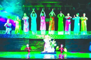 "Cảm xúc Long Thành" là chương trình nghệ thuật được Nhà hát Múa rối Việt Nam dàn dựng mới chào mừng Đại hội đại biểu toàn quốc lần thứ XIV của Đảng. (Ảnh: NGÔ THẮNG)