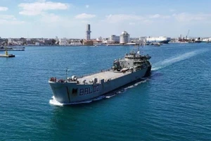 Các tàu chở đầy thực phẩm thiết yếu và đồ dùng vệ sinh cá nhân đến Cuba. (Ảnh: Semar)