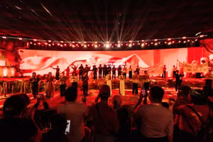  Không gian bán thực cảnh “95 năm Cờ Đảng soi đường”. (Ảnh: TL)