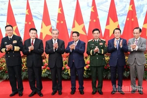 Thủ tướng Chính phủ Phạm Minh Chính cùng các Bộ trưởng Ngoại giao, Quốc phòng, Công an Việt Nam và Trung Quốc. (Ảnh: TRẦN HẢI)