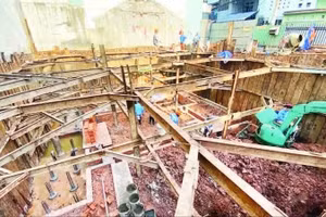Một công trình xây dựng tại Thành phố Hồ Chí Minh. (Ảnh: QUANG QUÝ)