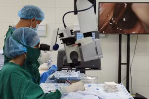 Phẫu thuật phaco tại Bệnh viện Mắt Thành phố Hồ Chí Minh. 