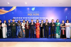 Thủ tướng Chính phủ Phạm Minh Chính và các đại biểu tham dự hội nghị.