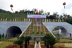 Hầm Cù Mông trên tuyến cao tốc bắc-nam.