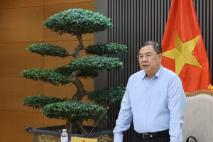 Phó Thủ tướng Thường trực Phạm Gia Túc chủ trì cuộc làm việc với Bộ Tài chính cùng các bộ, ngành, doanh nghiệp. (Ảnh: VGP/Phương Nguyên)