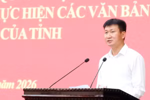 Đồng chí Trần Huy Tuấn, Ủy viên Trung ương Đảng, Bí thư Tỉnh ủy Ninh Bình phát biểu tại hội nghị.