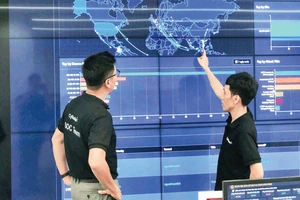 Trung tâm giám sát và điều hành an ninh mạng (SOC) của CyRadar.