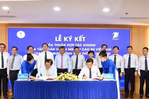 Đại diện VNPT và VRG ký kết thỏa thuận hợp tác khung giai đoạn 2026-2030. (Ảnh: VNPT)