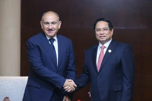 Thủ tướng Chính phủ Phạm Minh Chính và Thủ tướng Armenia Nikol Pashinyan. (Ảnh: Nhật Bắc/VGP)