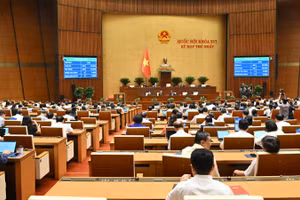 Quốc hội họp phiên toàn thể tại hội trường. (Ảnh: THỦY NGUYÊN)