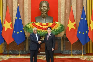 Chủ tịch nước Lương Cường hội đàm với Chủ tịch Hội đồng châu Âu Antonio Costa. (Ảnh: THỦY NGUYÊN)