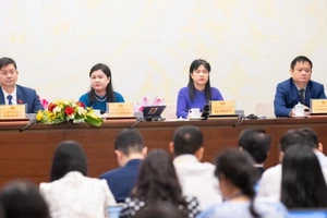 Quang cảnh buổi họp báo. (Ảnh: DUY LINH)