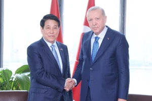 Chủ tịch nước Lương Cường gặp Tổng thống Thổ Nhĩ Kỳ Recep Tayyip Erdoğan. (Ảnh: TTXVN)
