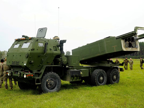 Hệ thống rocket pháo binh cơ động cao (HIMARS). (Nguồn: Reuters)