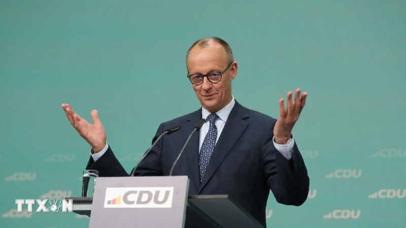 Ông Friedrich Merz phát biểu tại một cuộc họp báo ở Berlin. ̣(Ảnh: THX/TTXVN)