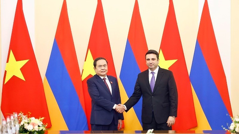 Chủ tịch Quốc hội Trần Thanh Mẫn hội đàm với Chủ tịch Quốc hội Armenia Alen Simonyan. (Ảnh: TTXVN)