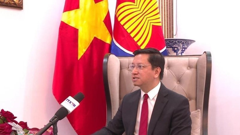 Đại sứ Nguyễn Thanh Hải phát biểu tại một buổi lễ. (Ảnh: Ngọc Thúy/TTXVN)