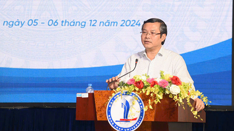 Phó Giáo sư, Tiến sĩ Nguyễn Văn Phúc, Thứ trưởng Giáo dục và Đào tạo phát biểu khai mạc. (Ảnh: THANH NGUYÊN)