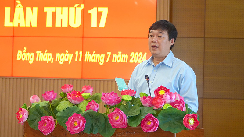 Ủy viên Trung ương Đảng, Bí thư Tỉnh ủy Đồng Tháp Lê Quốc Phong phát biểu tại hội nghị. (Ảnh: HỮU NGHĨA)