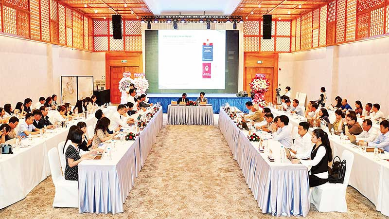 Các chuyên gia, luật sư tham gia hội thảo “Giải pháp xử lý tài sản thi hành án trong các vụ án kinh tế” tại Thành phố Hồ Chí Minh mới đây.