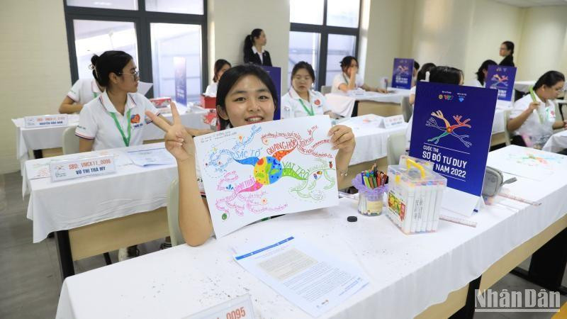 Các thí sinh tranh tài thi chung kết ở hạng mục cá nhân.