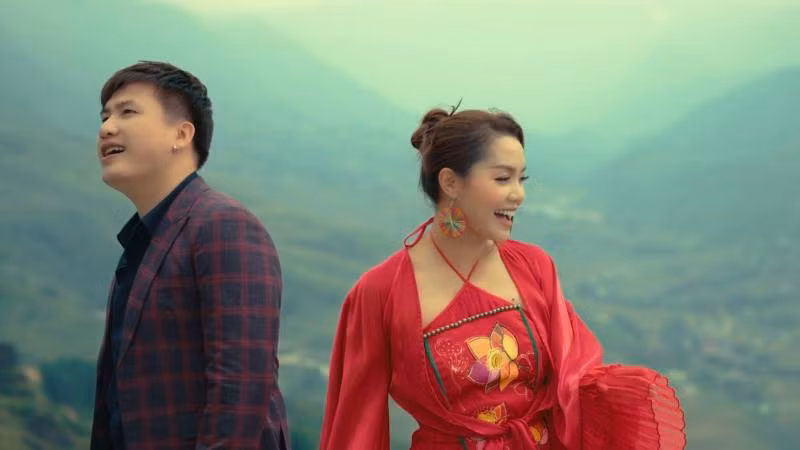 Nguyễn Ngọc Anh-Tô Minh Đức ra mắt album “Khẽ hát tình xưa”. 