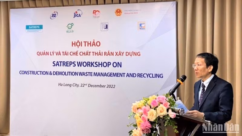 Ông Nguyễn Mạnh Tuấn, Giám đốc Sở Xây dựng tỉnh Quảng Ninh, phát biểu. 