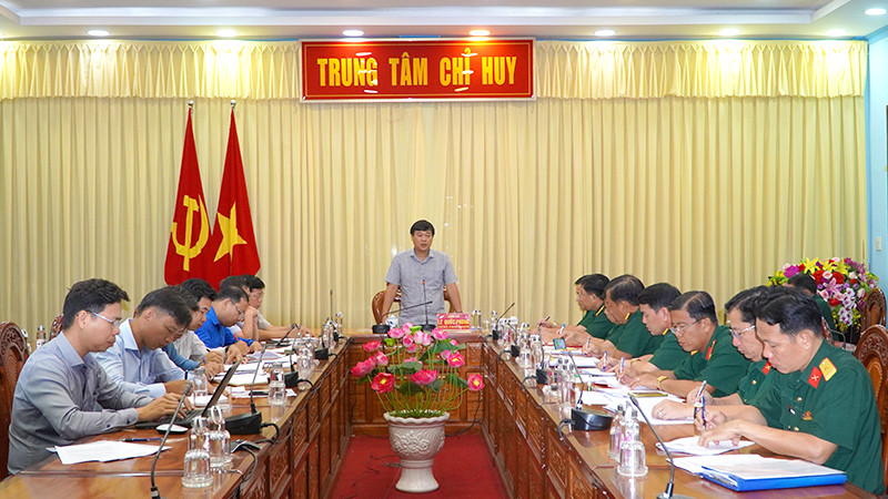 Bí Thư Tỉnh ủy Đồng Tháp Lê Quốc Phong phát biểu tại buổi làm việc. (Ảnh: HỮU NGHĨA)
