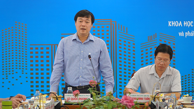 Bí thư Tỉnh ủy Đồng Tháp Lê Quốc Phong phát biểu tại buổi làm việc với Sở Khoa học và Công nghệ. (Ảnh: HỮU NGHĨA)