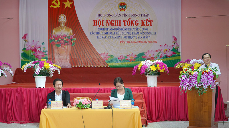 Chủ tịch Hội Nông dân tỉnh Đồng Tháp Lý Văn Giàu phát biểu tại hội nghị. (Ảnh: HỮU NGHĨA)