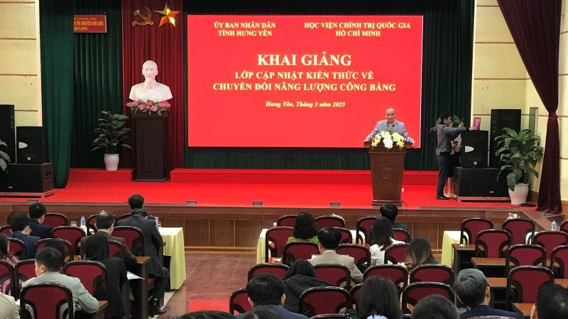 Hội nghị tập huấn về phát triển năng lực cho các nhà hoạch định chính sách về chuyển đổi công bằng.