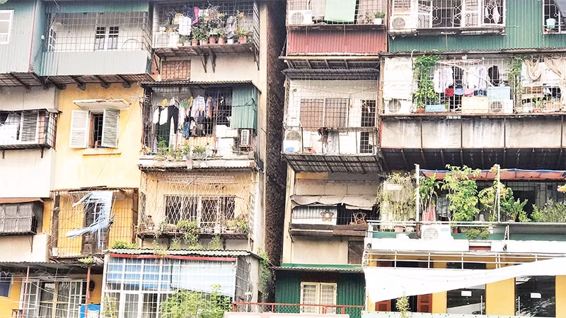 Nhiều chính sách của Luật Nhà ở sẽ tạo động lực mạnh mẽ trong việc thúc đẩy công tác cải tạo, xây dựng lại nhà chung cư. (Ảnh: MINH VÂN)