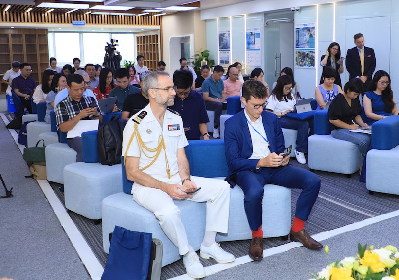 Họp báo trong khuôn khổ Ngày hội Đổi mới sáng tạo sản xuất hàng không vũ trụ và quốc phòng.