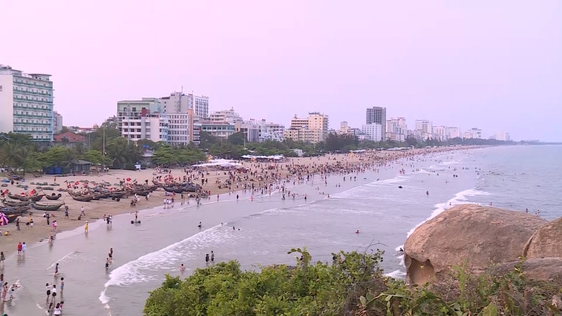 Thanh Hóa thu hút đông đảo du khách trong kỳ nghỉ lễ.