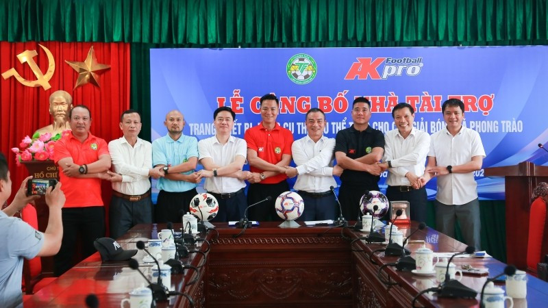 Công bố mẫu bóng thi đấu tại các giải bóng đá phong trào do Liên đoàn Bóng đá Thanh Hóa tổ chức.