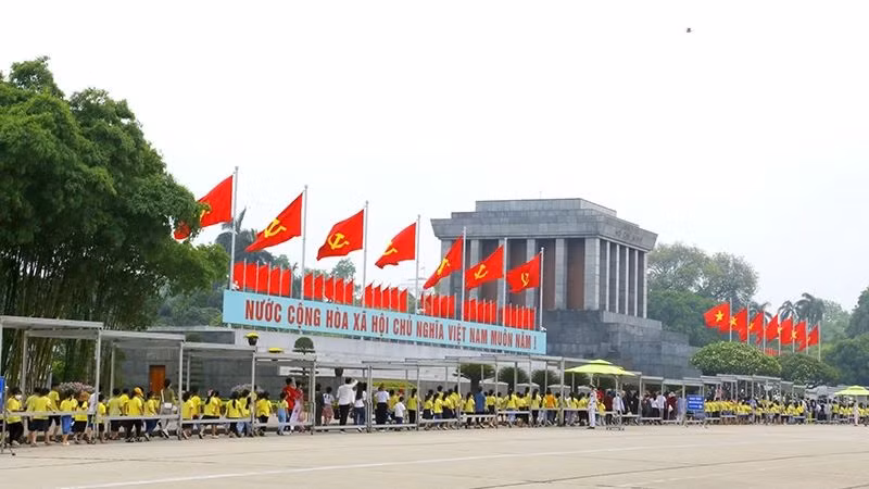 Lễ viếng Chủ tịch Hồ Chí Minh được tiếp tục tổ chức từ ngày 13/8/2024.