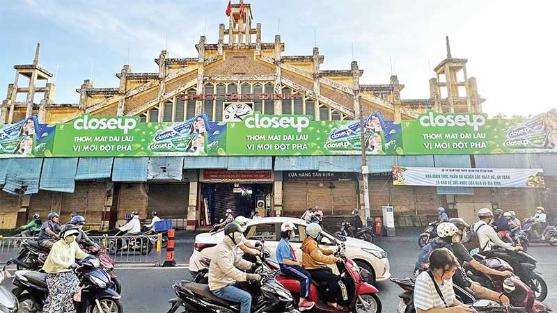 Chợ Tân Định (Quận 1), địa điểm được nhiều khách quốc tế ghé thăm. (Ảnh HOÀNG LIÊN)