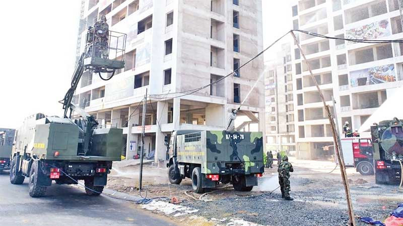  Các lực lượng tham gia diễn tập khu vực phòng thủ thành phố Hà Nội năm 2024. (Ảnh HỮU THU)