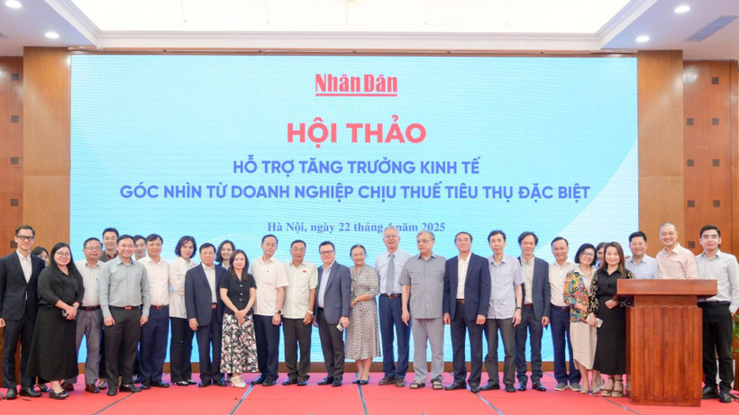 Hội thảo "Hỗ trợ tăng trưởng kinh tế - Góc nhìn từ doanh nghiệp chịu thuế tiêu thụ đặc biệt". (Ảnh: THẾ ĐẠI)
