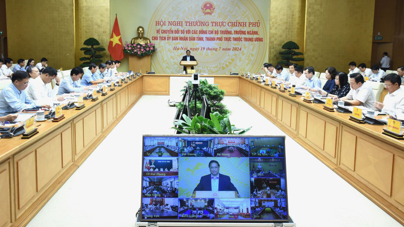 Thủ tướng Phạm Minh Chính chủ trì Hội nghị Thường trực Chính phủ về chuyển đổi số với các đồng chí Bộ trưởng, trưởng ngành, Chủ tịch UBND các tỉnh, thành phố trực thuộc Trung ương.
