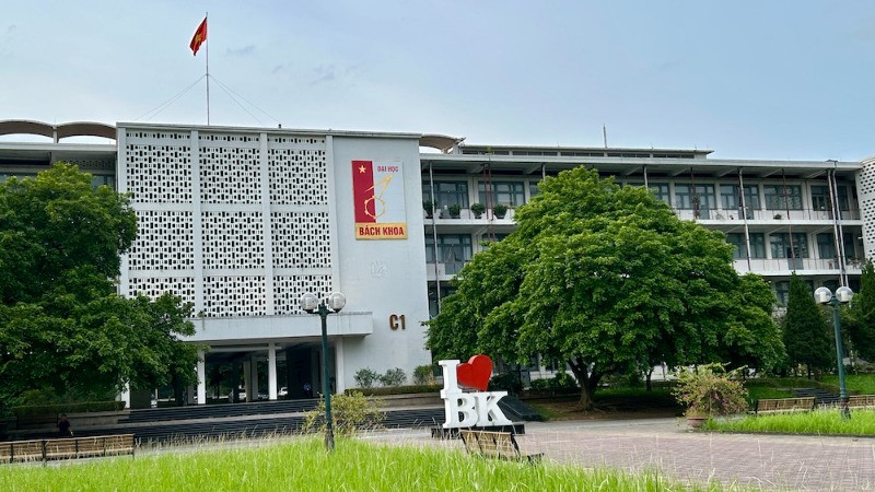 Yêu cầu Đại học Bách khoa Hà Nội tăng cường chỉ đạo công tác bảo đảm chất lượng bữa ăn cho sinh viên 