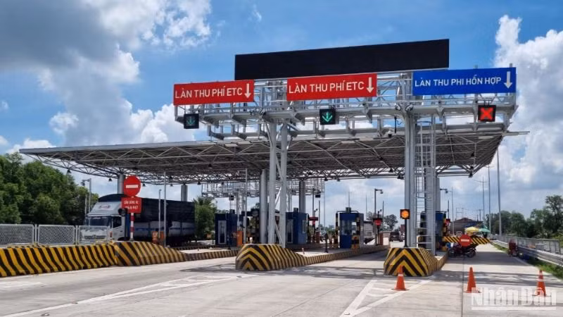 Cục Đường bộ Việt Nam chỉ đạo xả trạm để bảo đảm giao thông an toàn nếu có tình trạng ùn tắc. (Ảnh: Phong Lê)