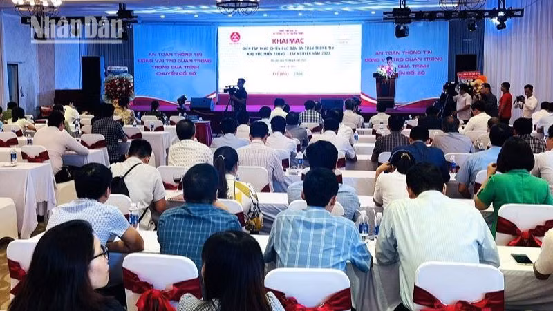 Quang cảnh lễ khai mạc diễn tập thực chiến bảo đảm an toàn thông tin khu vực miền Trung-Tây Nguyên năm 2023.