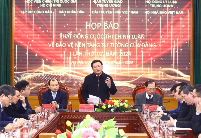 Ông Nguyễn Xuân Thắng, Ủy viên Bộ Chính trị, Giám đốc Học viện Chính trị Quốc gia Hồ Chí Minh, Trưởng ban chỉ đạo cuộc thi phát biểu. Ảnh: TTXVN