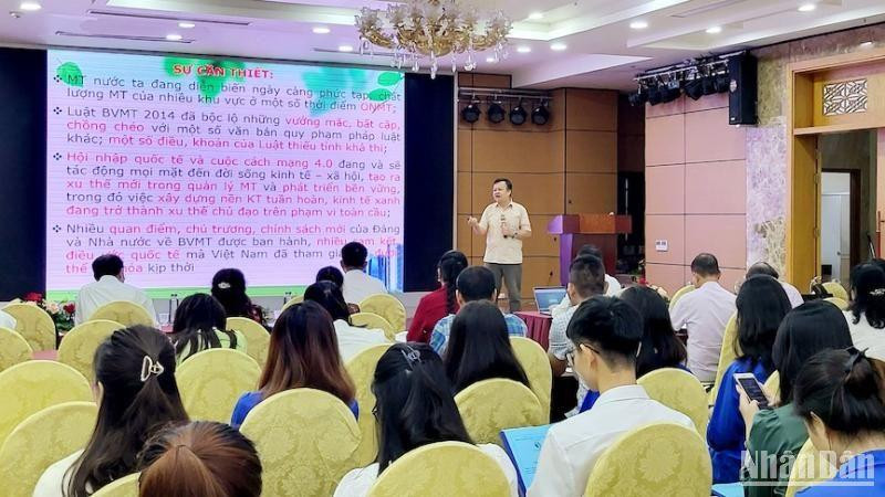 Quang cảnh hội nghị. 