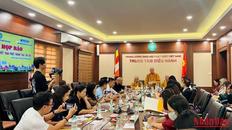 Quang cảnh buổi họp báo.