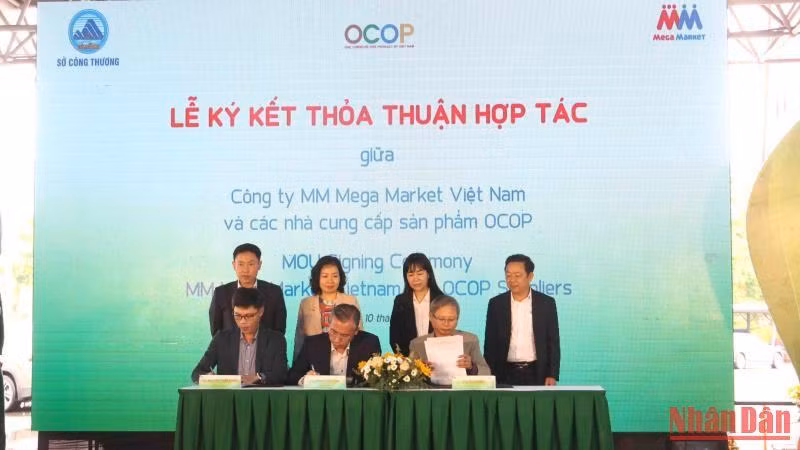  Ký kết đưa sản phẩm OCOP vào tiêu thụ tại hệ thống siêu thị.